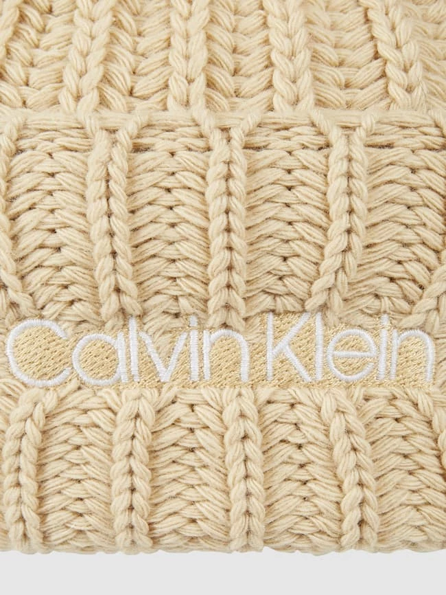 CK Calvin Klein Pudelmütze Mit Kaschmir-Anteil - Beige 2 CK Calvin Klein Pudelmütze Mit Kaschmir-Anteil - Beige – Bild 2