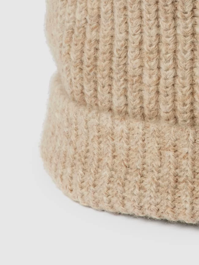 Ana Johnson X P&C Mütze In Ripp-Optik - Schlamm – Bild 3